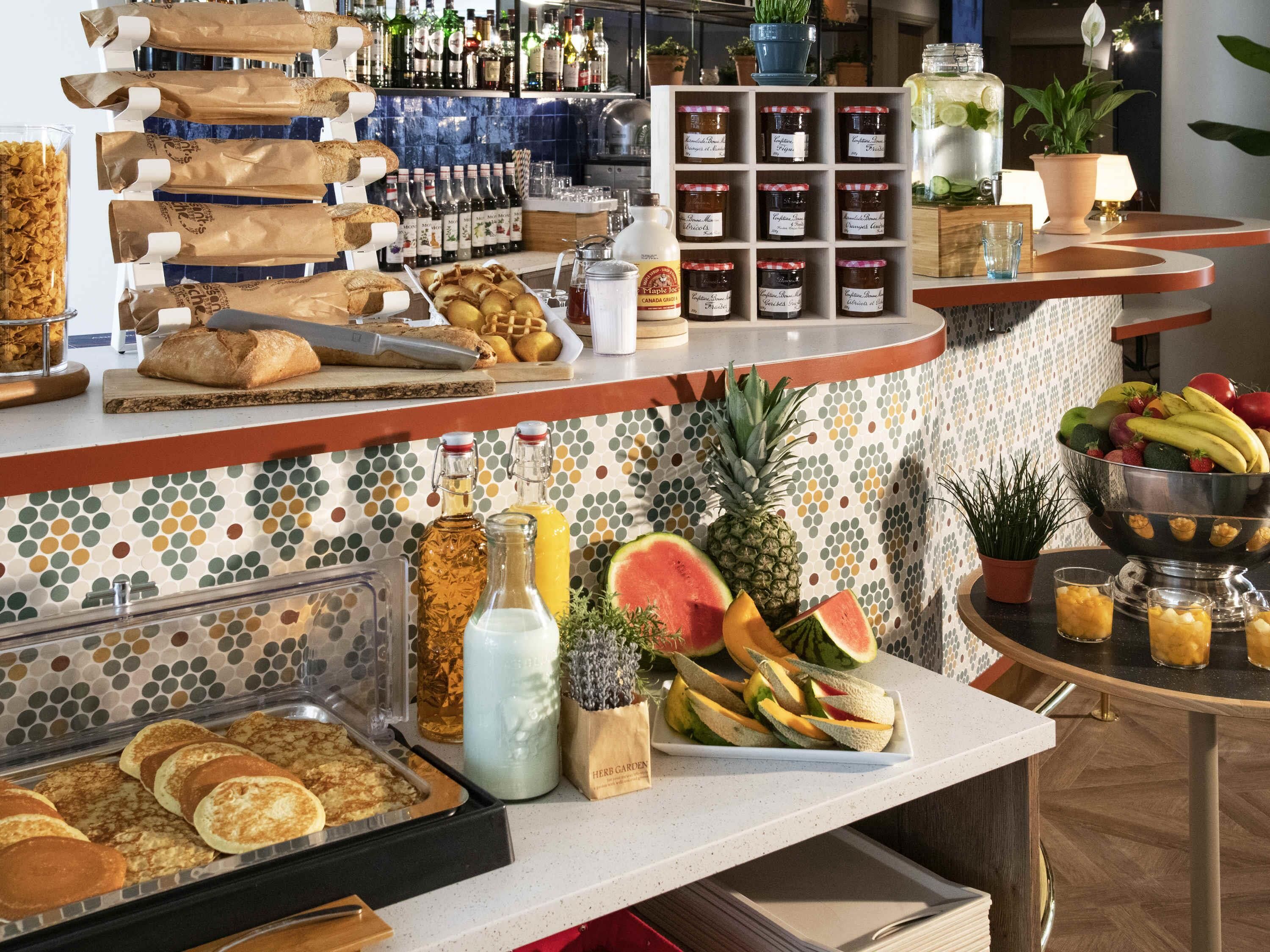 Café da manhã com buffet diário (EUR 18 por pessoa) 