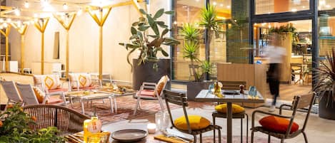 Petit déjeuner servi sur place