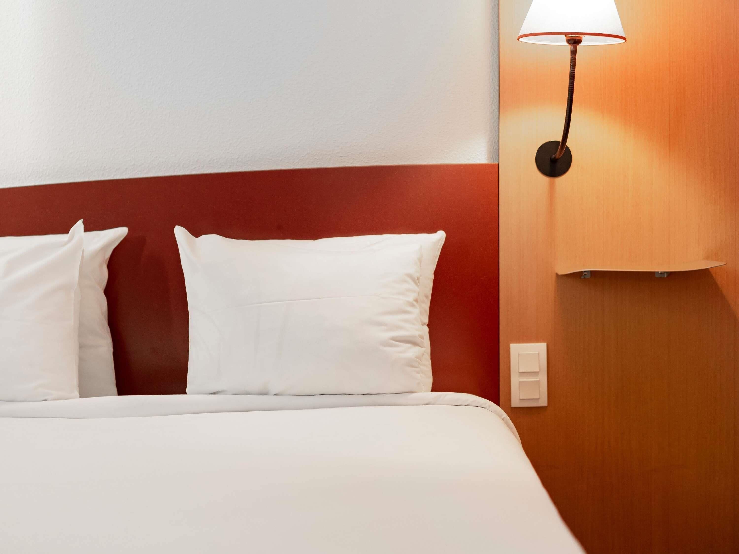 Superior suite, Meerdere bedden, balkon | Een minibar, een kluis op de kamer, een bureau, een laptopwerkplek