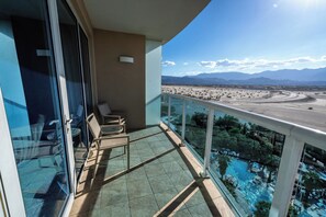 Premium bedding, pillow-top beds, minibar, in-room safe - Agua Caliente Casino Rancho Mirage (Rancho Mirage)