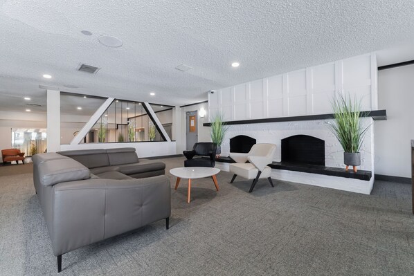 Plasma TV - Hotel Universel (Québec City)