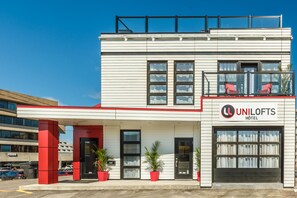 Standard Studio (Unilofts Building) | Terrace/patio