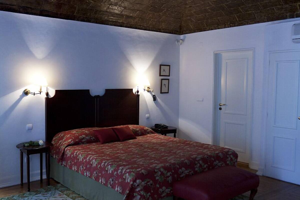 superior double room | 1 bedroom, minibar, in-room safe, desk