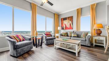 Condo, 2 phòng ngủ | Quang cảnh từ phòng