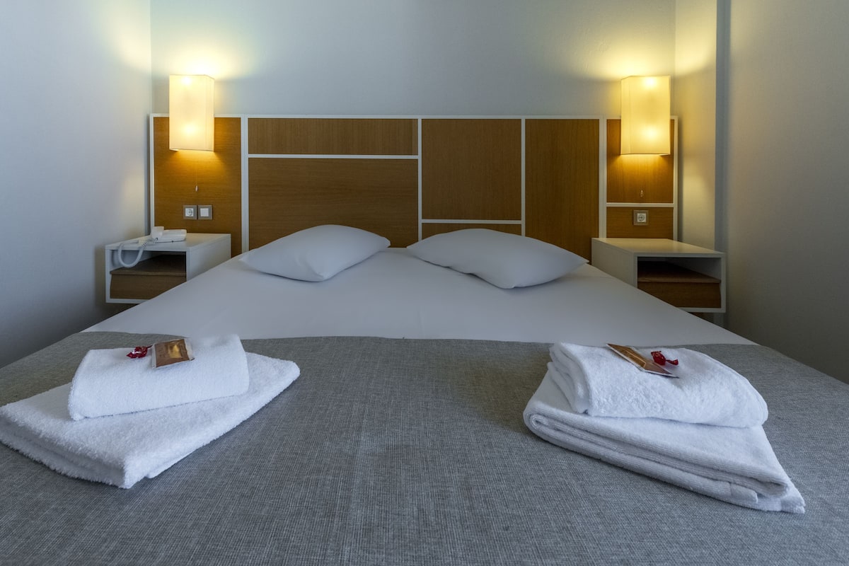 Hochwertige Bettwaren, Select-Comfort-Betten, Zimmersafe