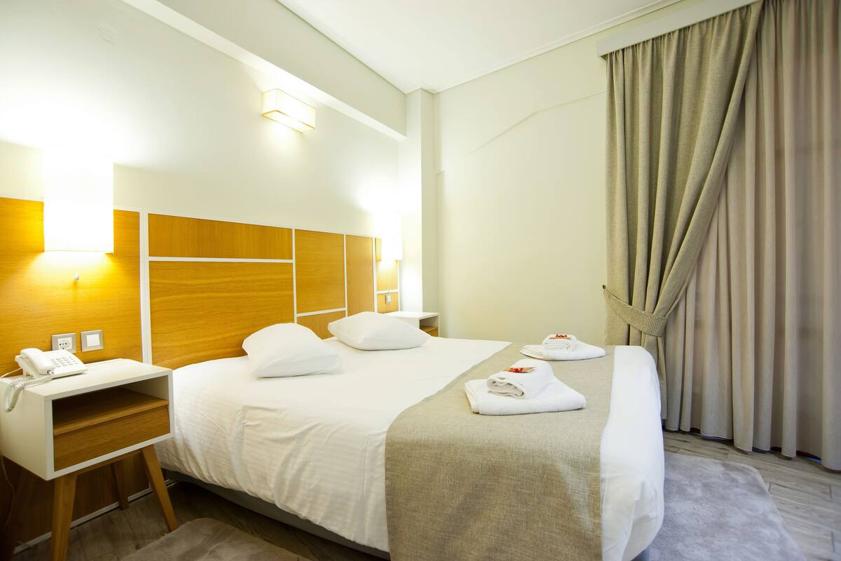 Premium bedding, Select Comfort beds, in-room safe, desk