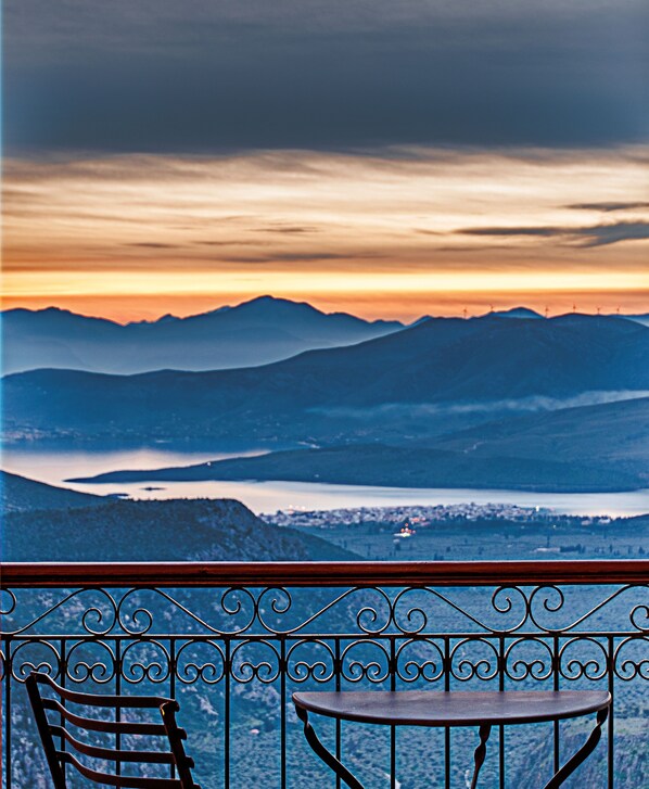 Porch - Fedriades Delphi Hotel (Delphi)