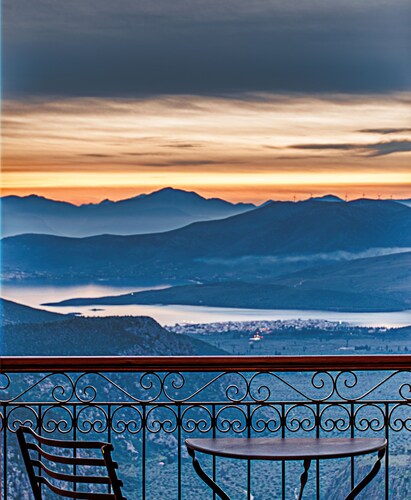Fedriades Delphi Hotel