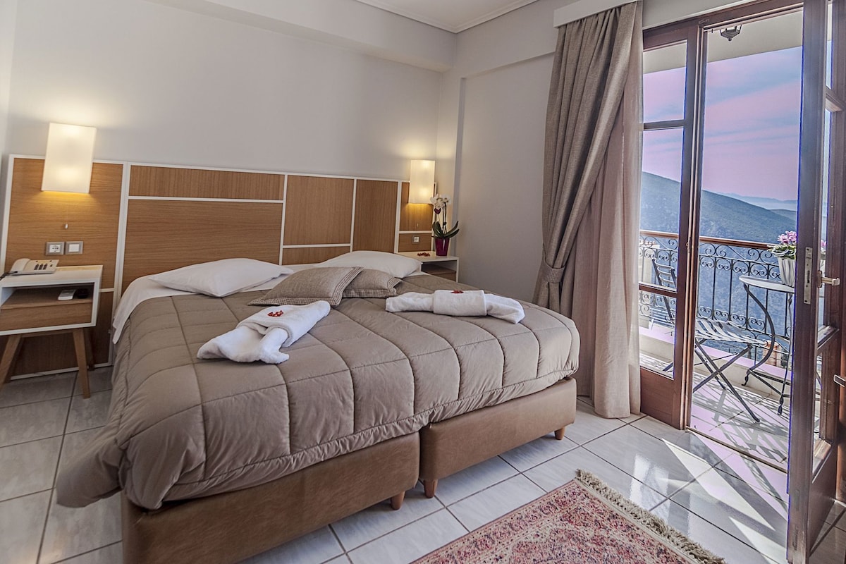 Premium bedding, Select Comfort beds, in-room safe, desk