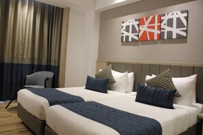 Superior Room | Egyptian cotton sheets, premium bedding, down comforters, pillowtop beds - Hotel Swati (New Delhi)