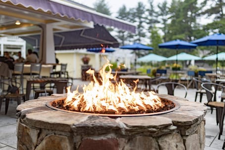Bar junto a la piscina