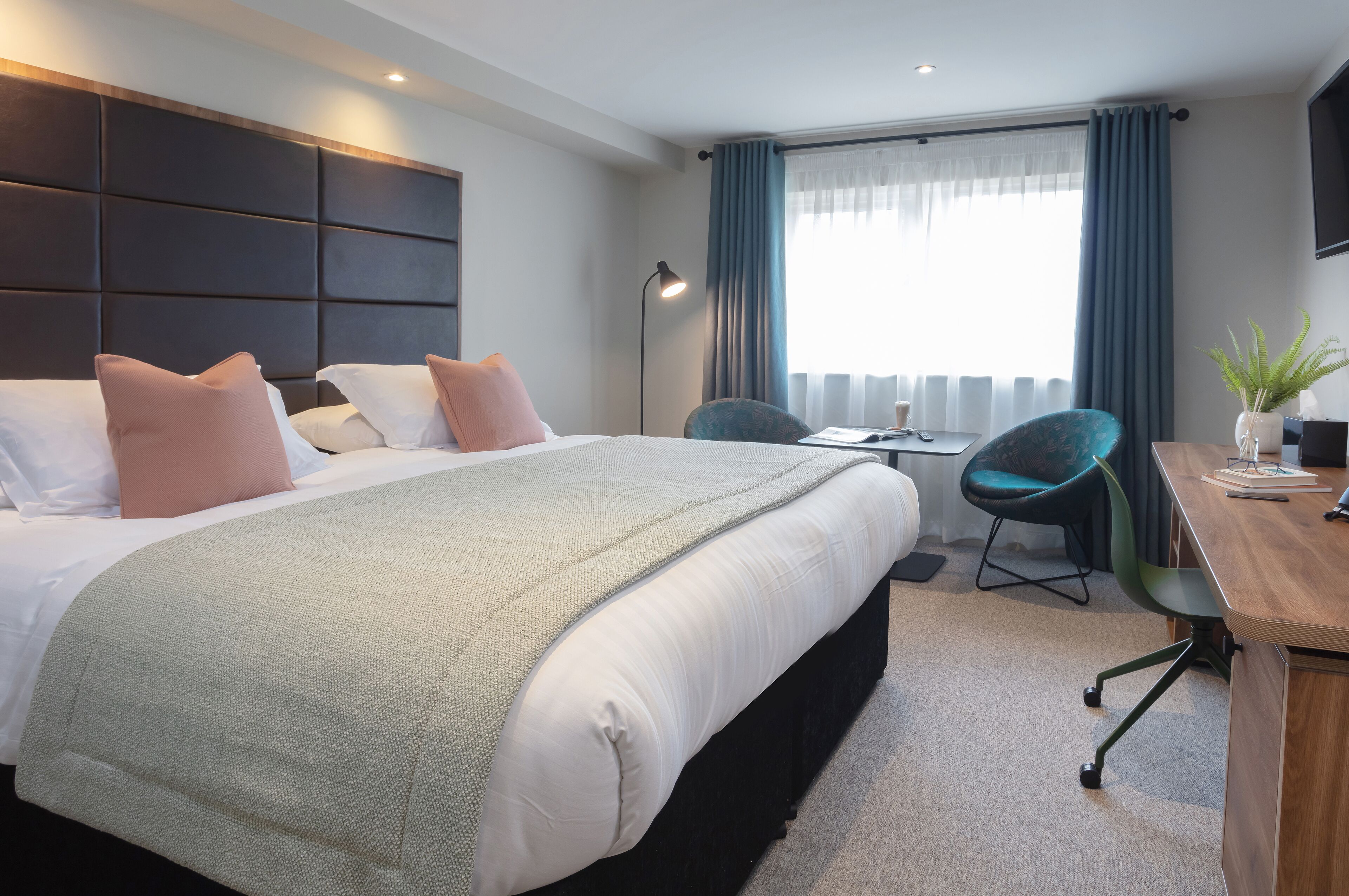 classic room, 1 bedroom, non smoking | in-room safe, desk, laptop workspace, soundproofing