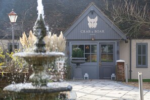 Vista frontal de la propiedad