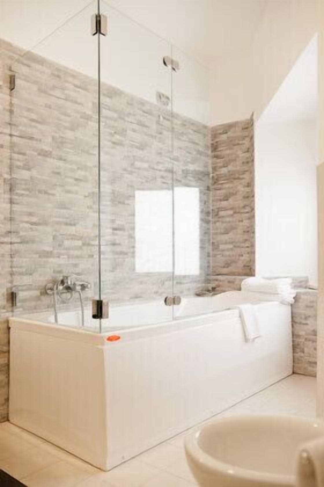 bathroom | free toiletries, hair dryer, towels