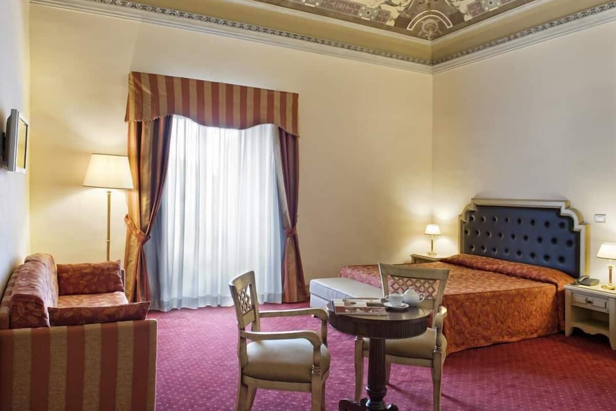 1 bedroom, minibar, in-room safe, desk