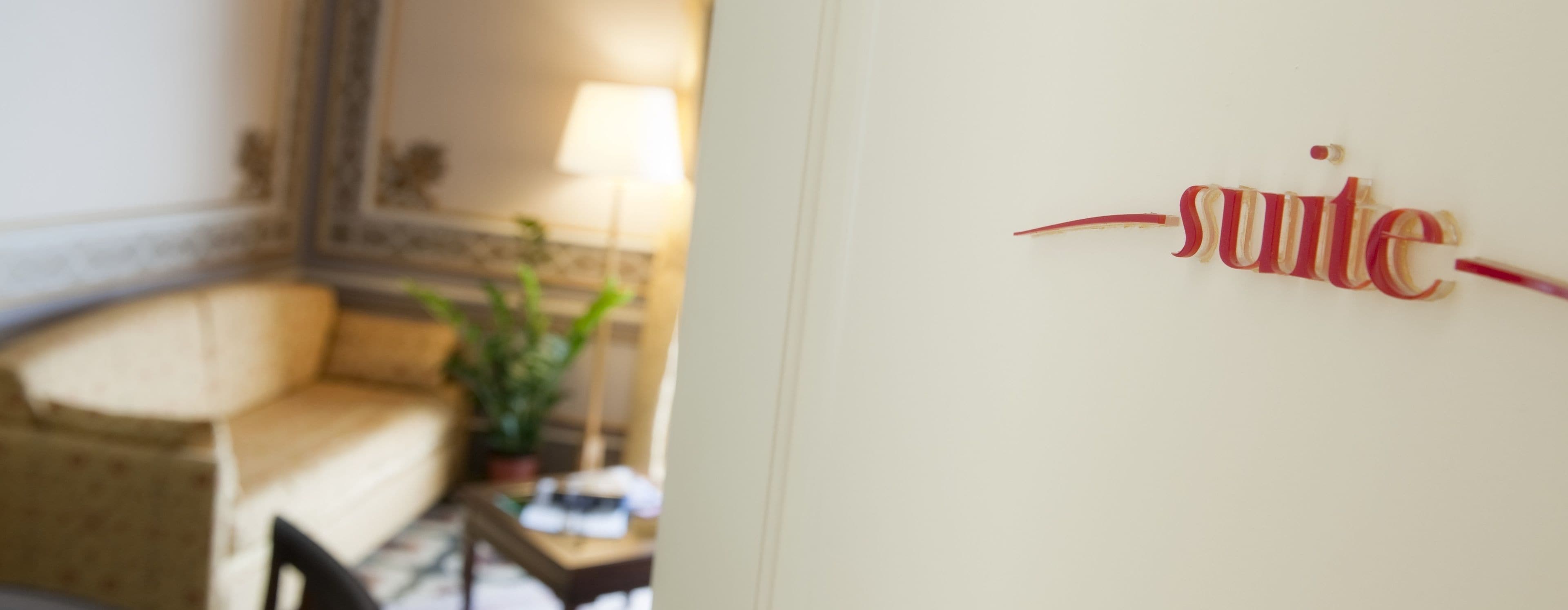 classic suite | 1 bedroom, minibar, in-room safe, desk