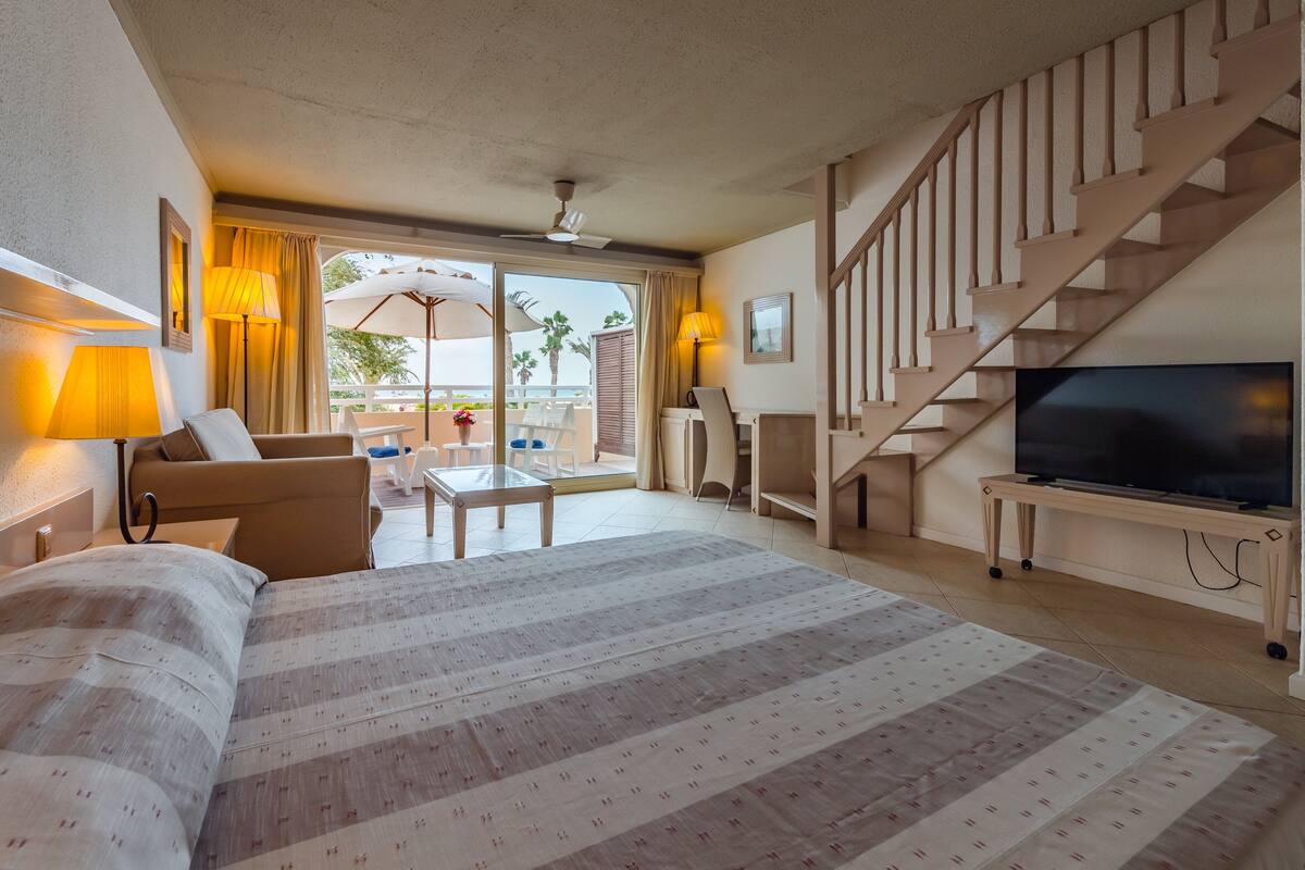 duplex | 1 bedroom, in-room safe, desk, blackout curtains