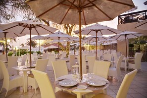 3 restaurants, breakfast, lunch, dinner served; French cuisine  - Morabeza Hotel (Sal)