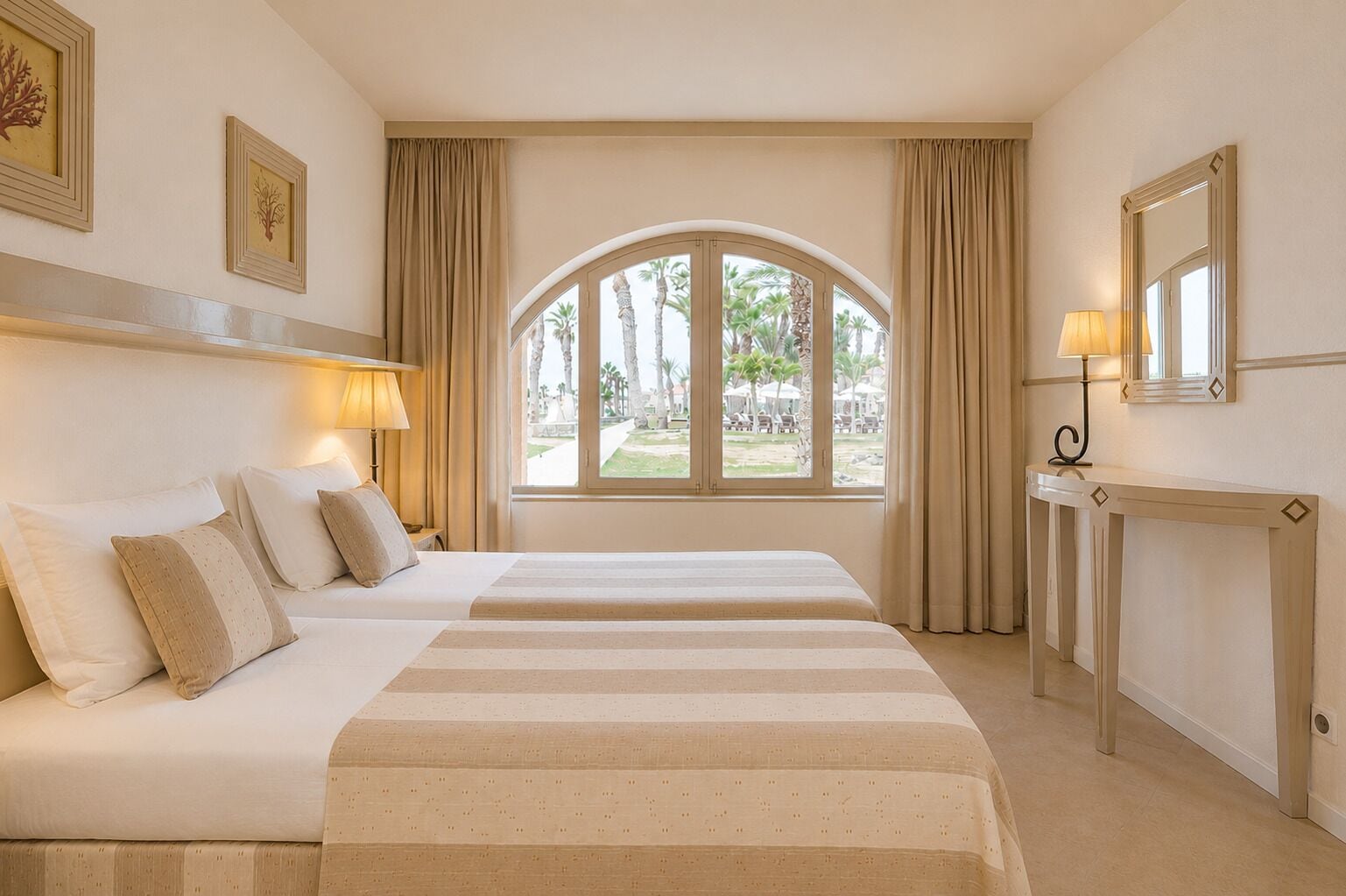 Junior Suite, Beachside | In-room safe, desk, blackout drapes, WiFi (free)