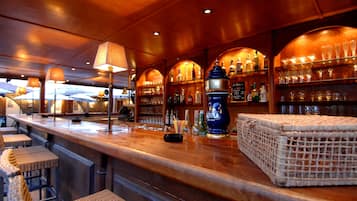 3 bares o lounges, bar junto a la alberca, bar en la playa
