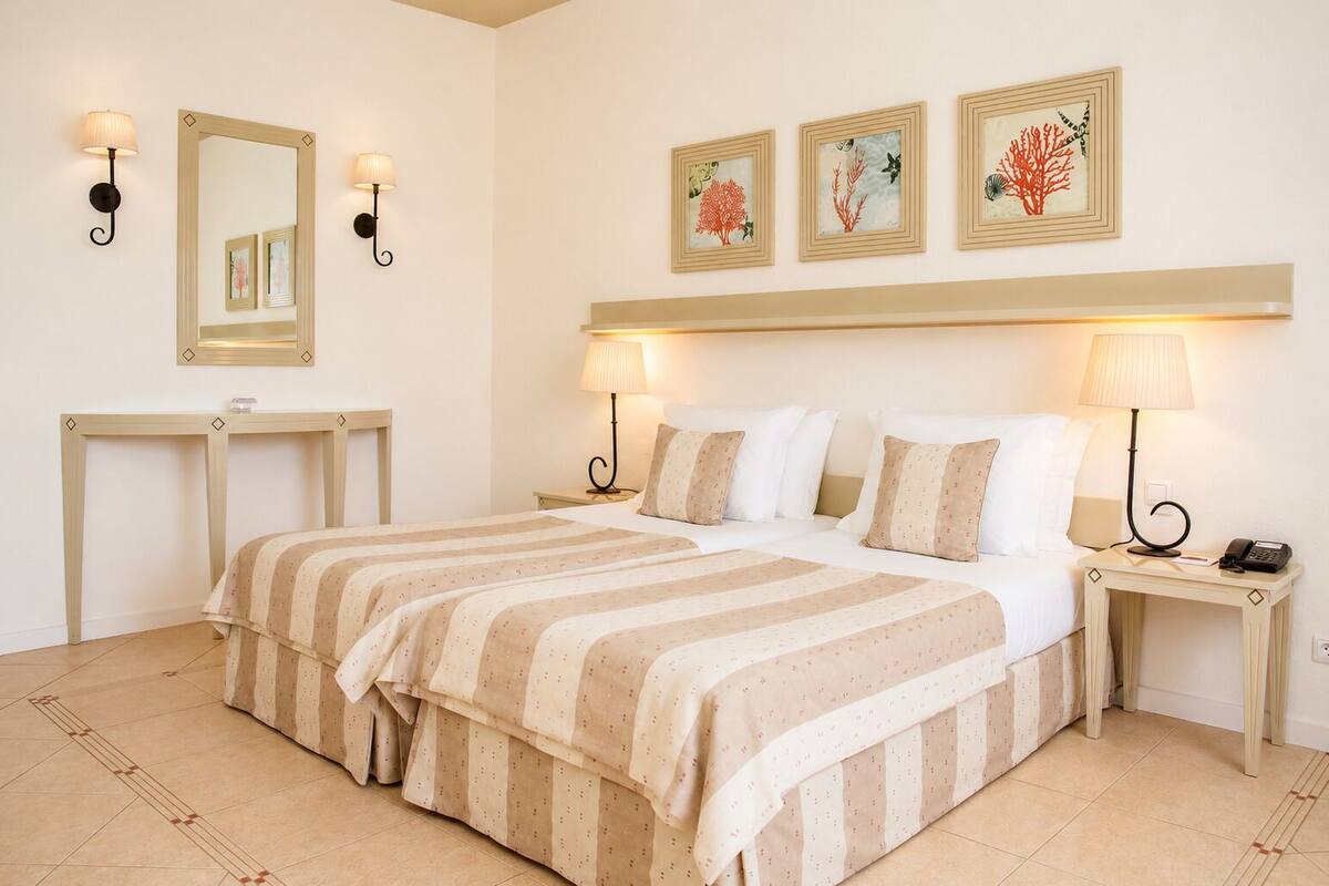 Executive Room, Beachside | In-room safe, desk, blackout drapes, WiFi (free)