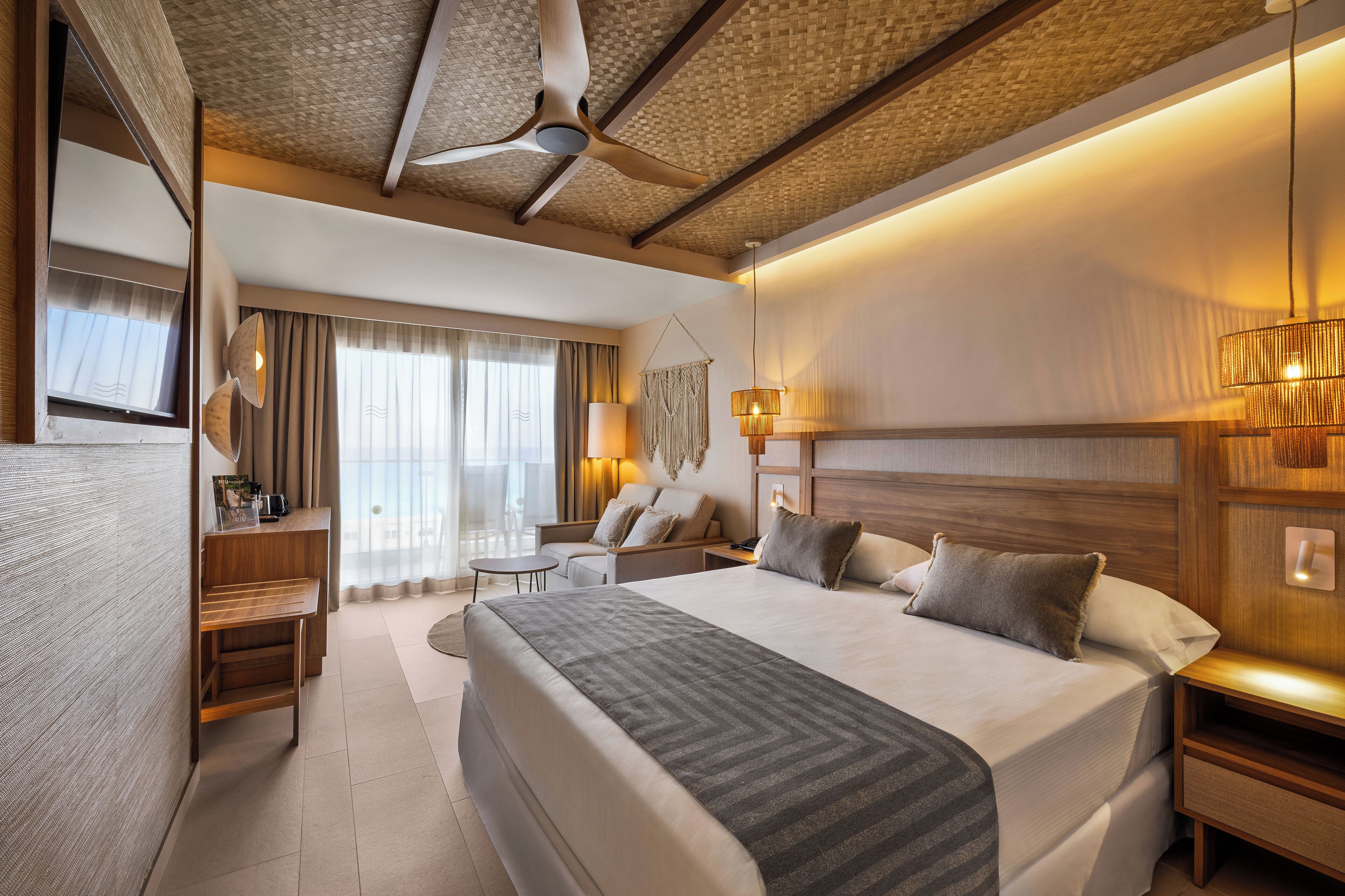 double room, balcony, sea view | minibar, in-room safe, free wifi, bed sheets