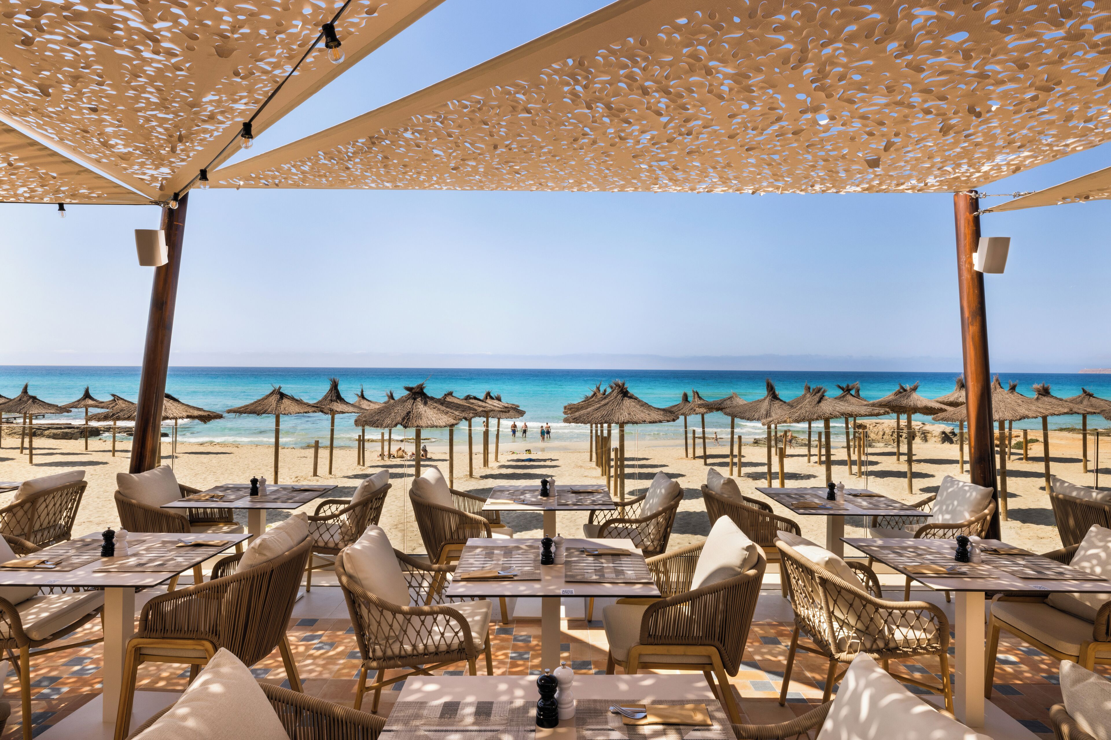 3 restaurants; ze serveren er ontbijt, lunch en diner 