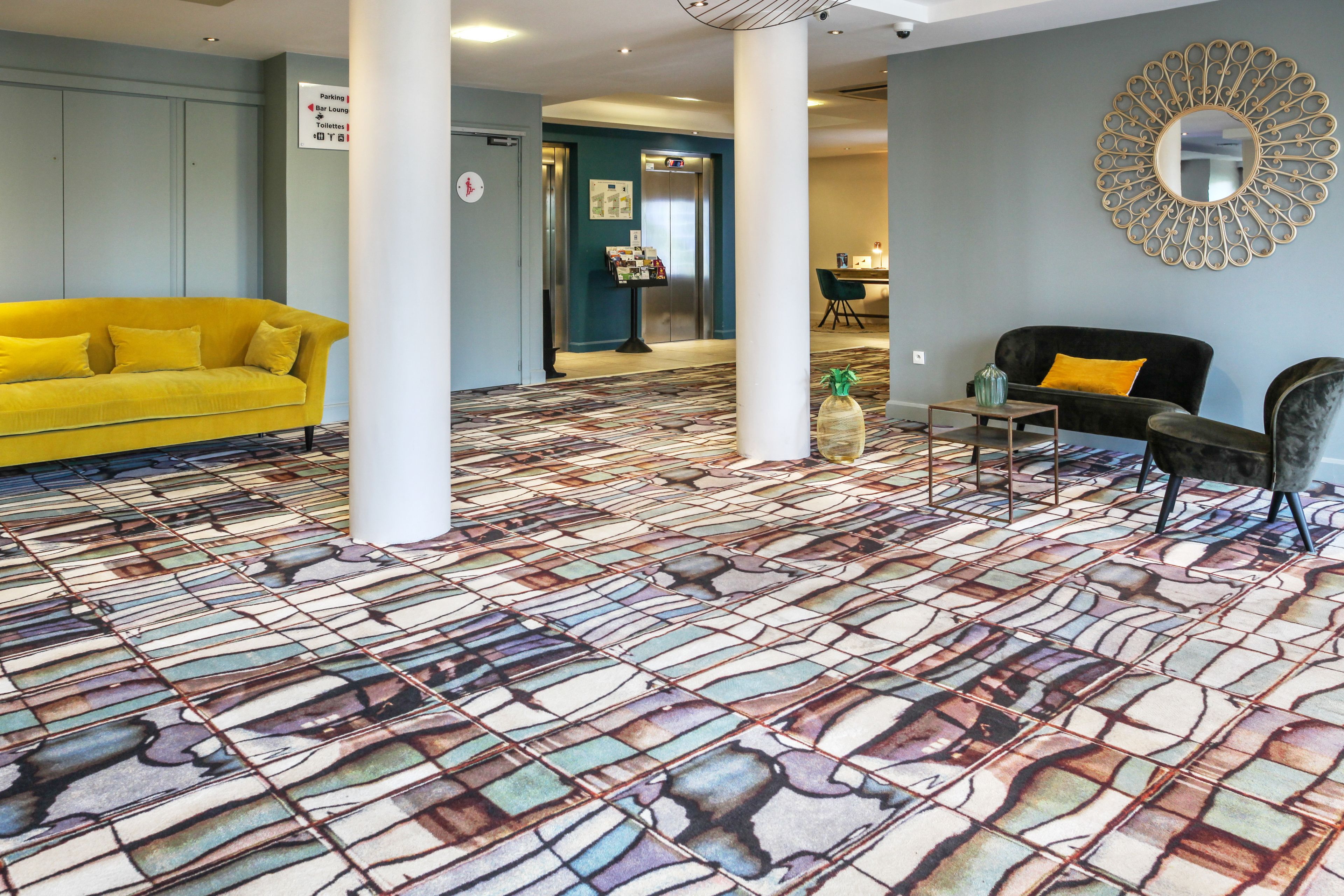Coin salon dans le hall