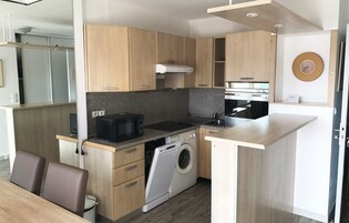 Fridge, microwave, stovetop, dishwasher