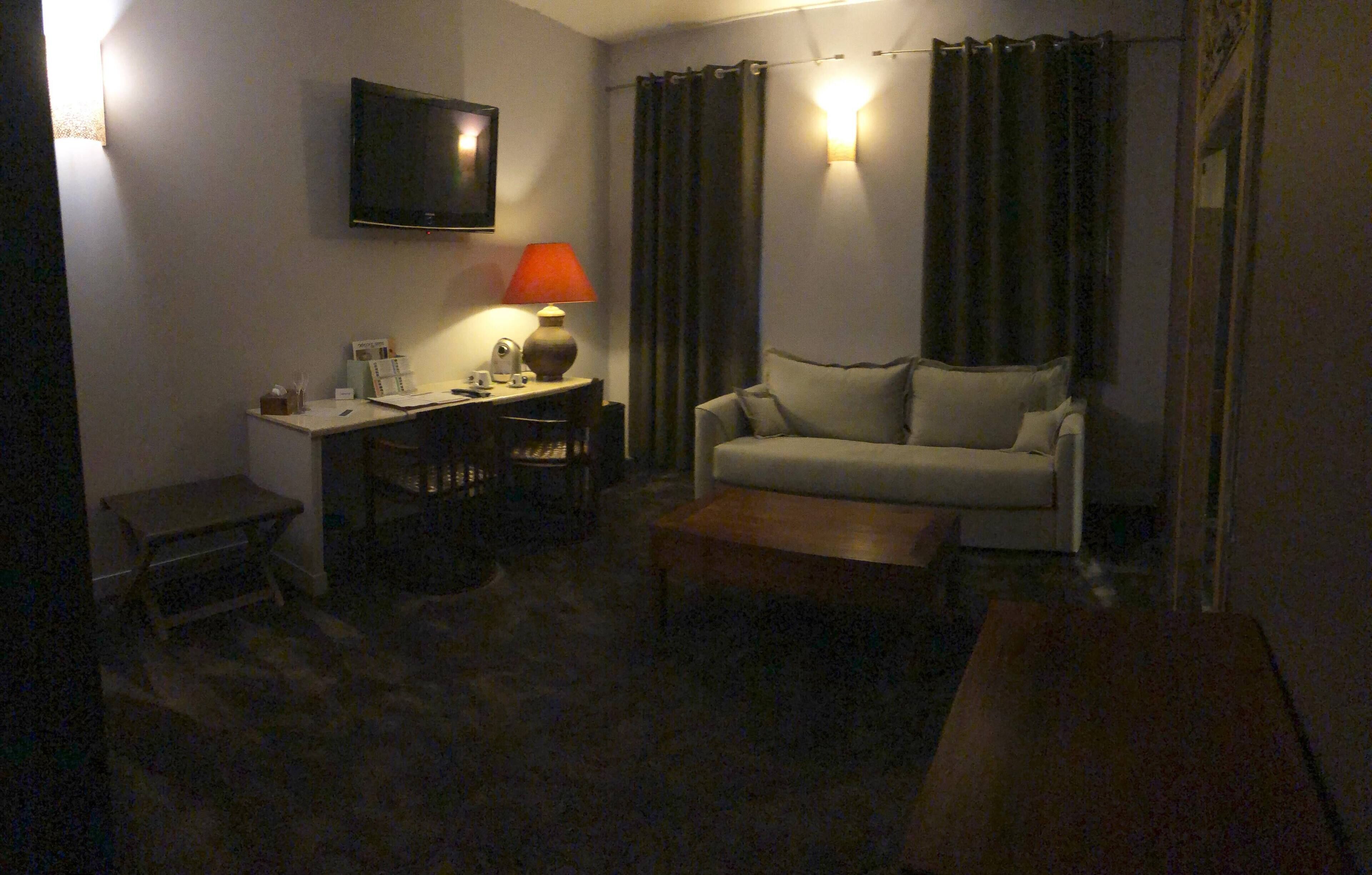 disini suite | minibar, in-room safe, desk, blackout curtains