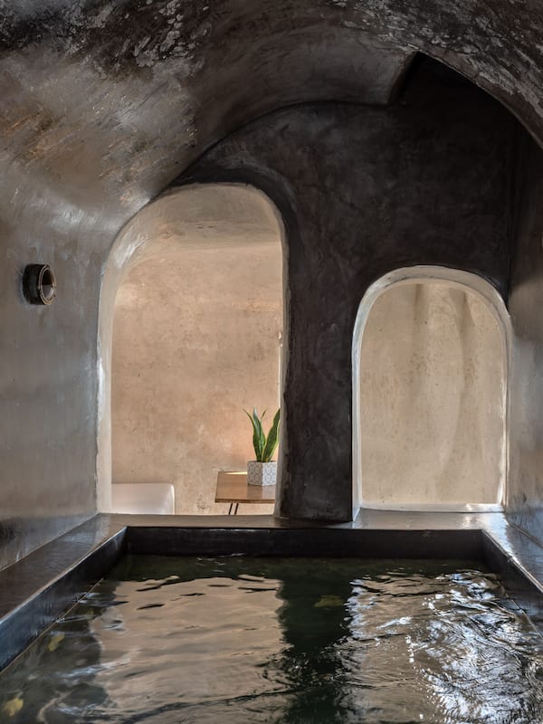 Deluxe Suite with Indoor Hot tub | Bathroom | Designer toiletries, hair dryer, bathrobes, slippers