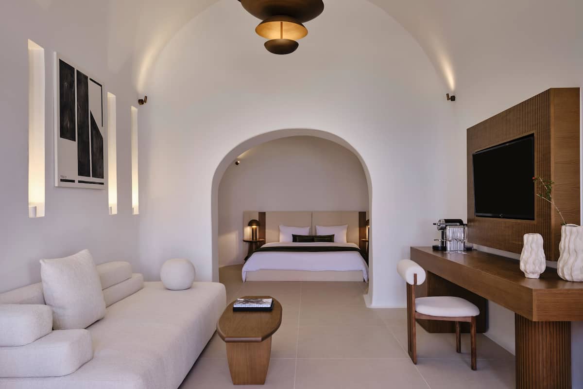 Egyptian cotton sheets, Tempur-Pedic beds, minibar, in-room safe