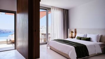 Sunset Villa Aristotelis | Egyptinpuuvillaiset lakanat, Tempur Pedic -patjalliset sängyt, minibaari