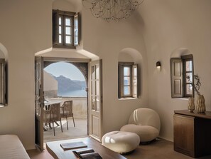 Living area - Andronis Luxury Suites (Santorini)