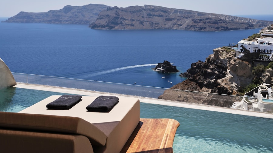 Andronis Luxury Suites