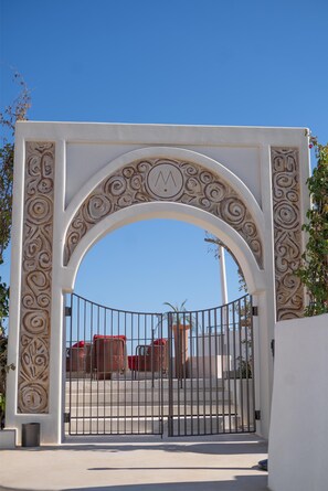 2 restaurants, lunch, dinner served; Mediterranean cuisine