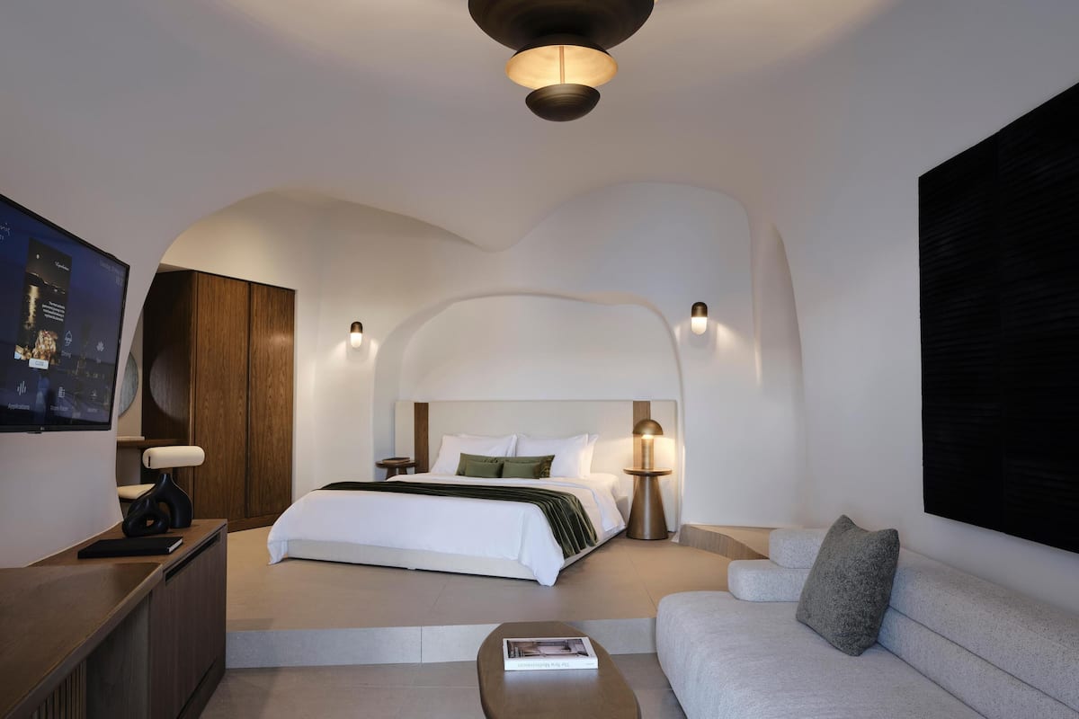 Deluxe Suite with Indoor Hot tub