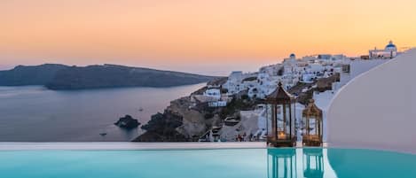 Egyptian cotton sheets, Tempur-Pedic beds, minibar, in-room safe