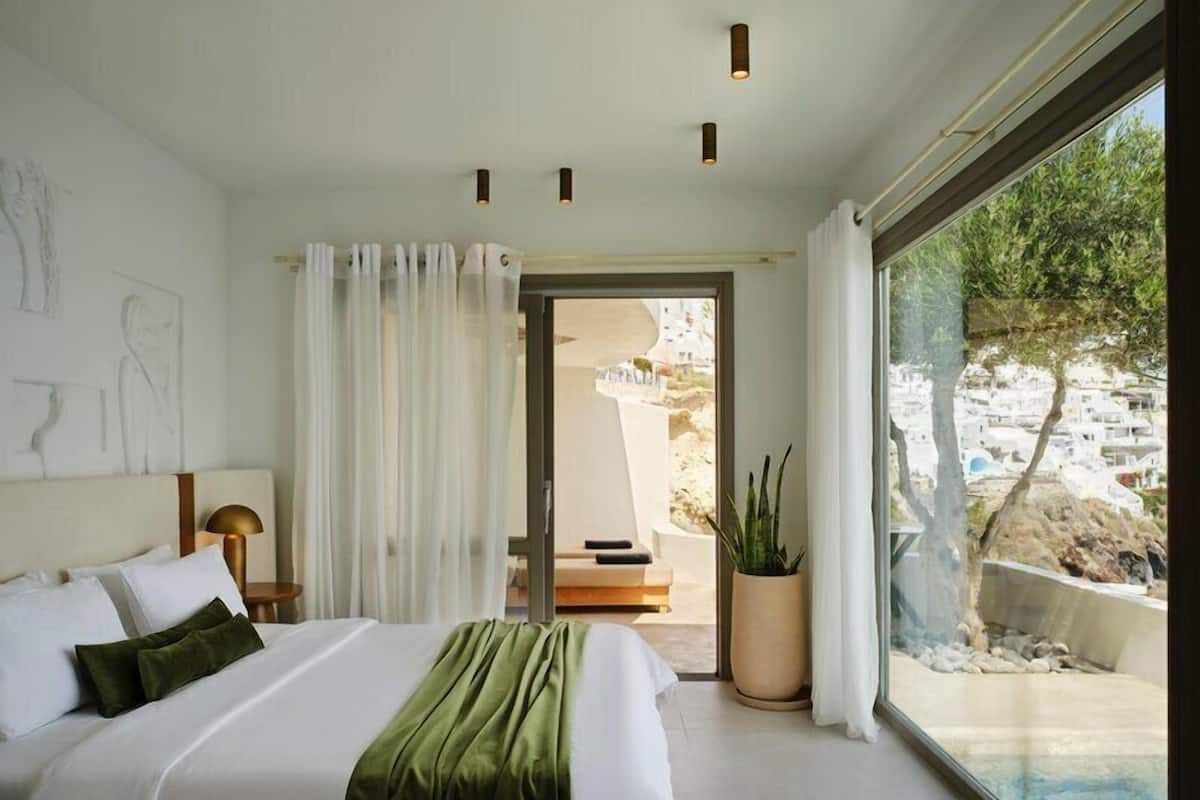 Exclusive Suite with Infinity Pool