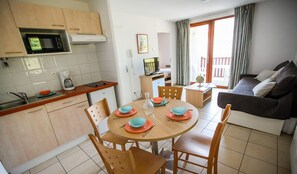 Apartment, 1 bedroom, balcony (4 people) | Private kitchen