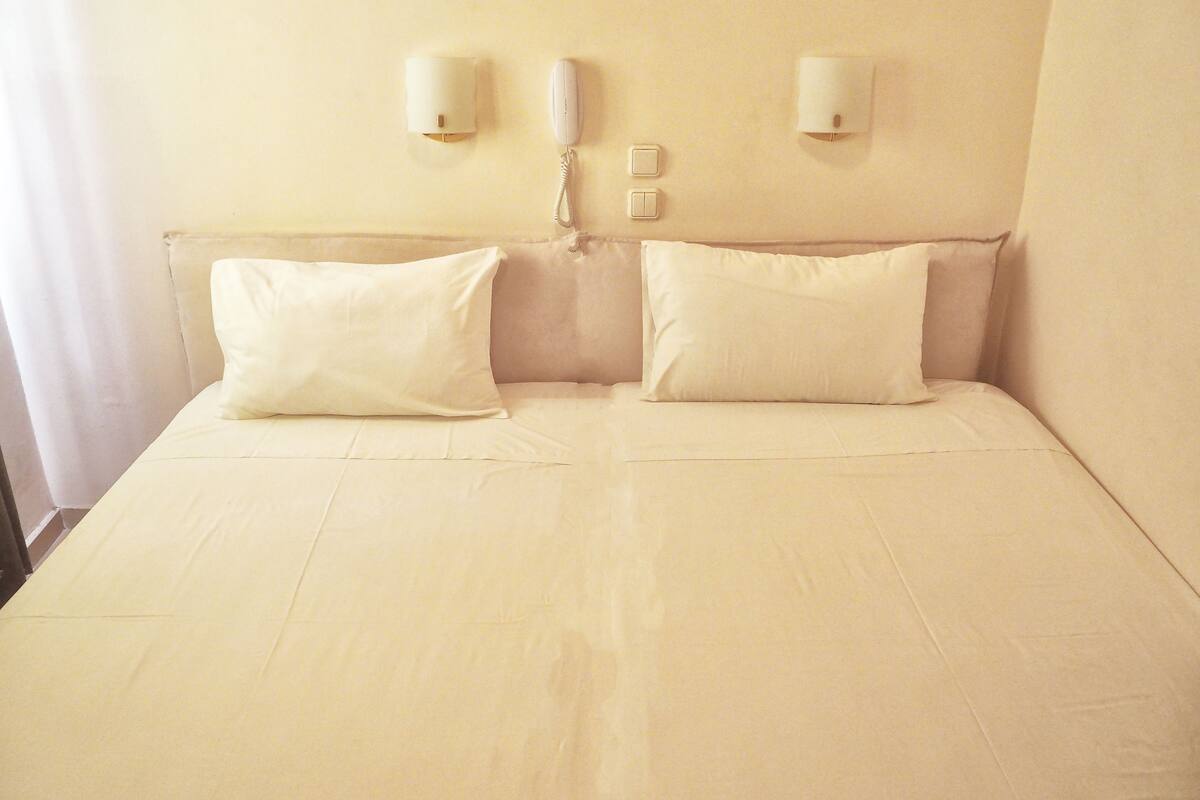 Standard Double or Twin Room | In-room safe, soundproofing, cribs/infant beds, WiFi (free)