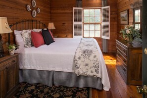Family Suite, 2 Bedrooms | Premium bedding, desk, iron/ironing board, free WiFi - Glen-Ella Springs Hotel & Restaurant (Clarkesville)