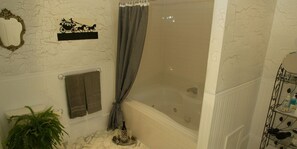 Platinum luxury room | Bathroom