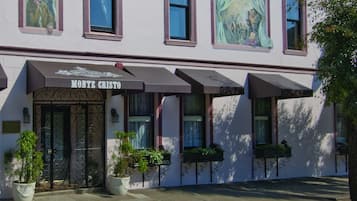 Fachada de la propiedad