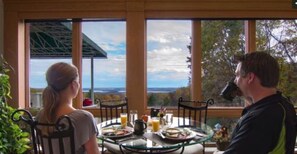 Dining - Inn at Wawanissee Point (Baraboo)