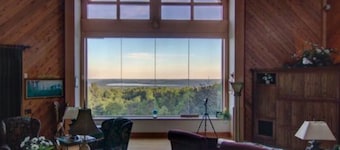 Inn at Wawanissee Point