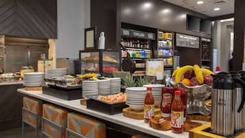Desayuno (USD 10.95 por persona)