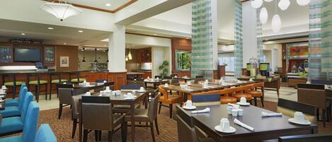 朝食 (オーダー形式)、毎日提供 (有料)