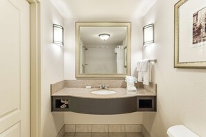 무료 세면용품, 헤어드라이어, 타월, 비누