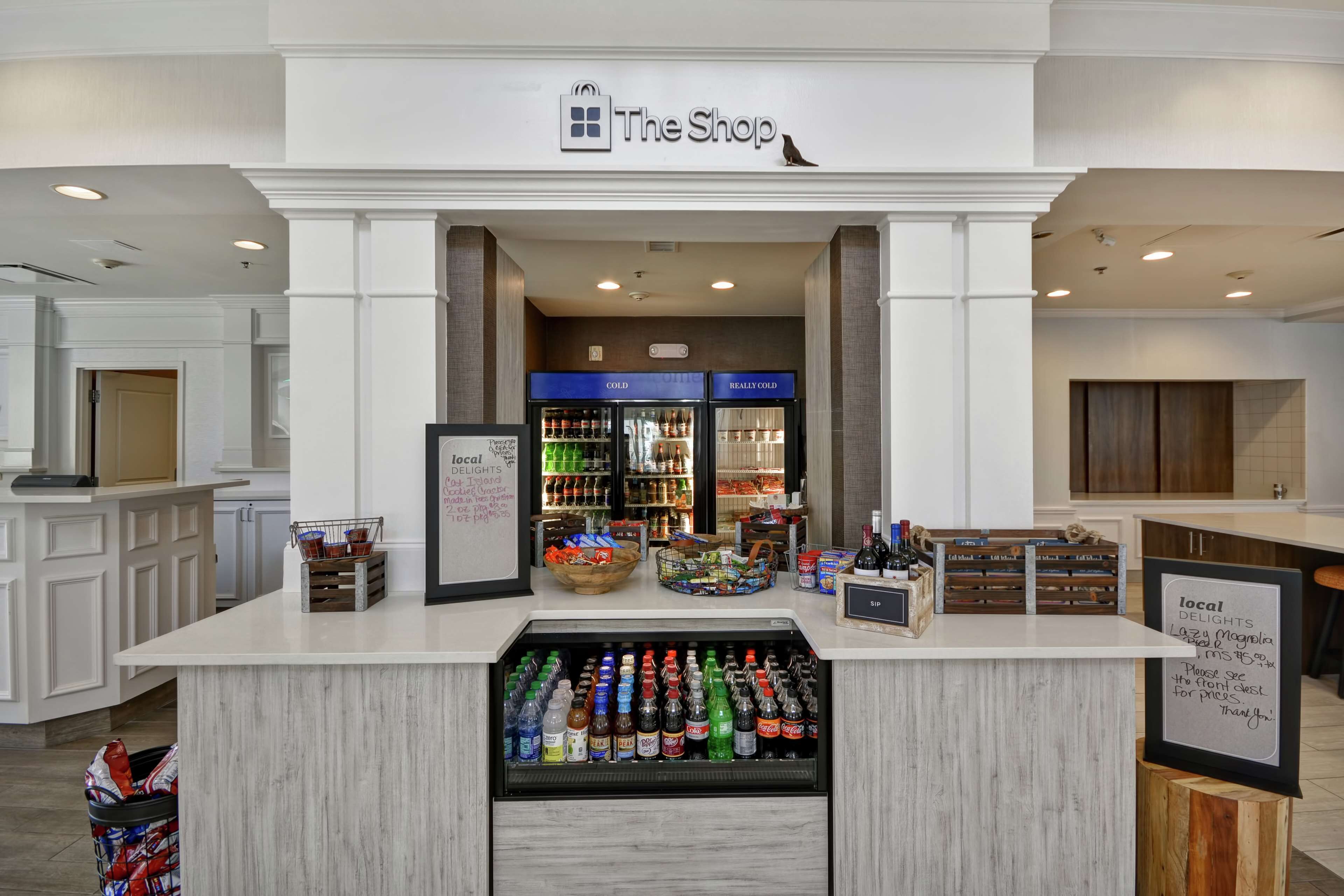 breakfast and dinner served, american cuisine